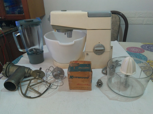 Batidora Kenwood Chef A701 A C/accesorios Funciona No Envio Crema Aaa (Usado)