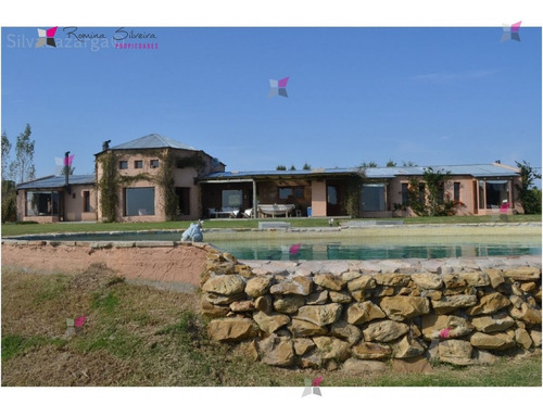 Casa En Punta Ballena, 5 Dormitorios *- Ref: 7977