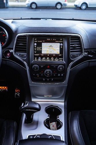 Imagen 14 de 19 de Jeep Grand Cherokee Srt
