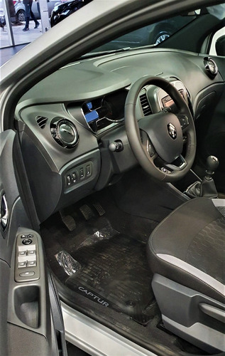 Renault Captur 2.0 Zen Gol Toyota Fiat Idea Suzuky Bmw 125 L