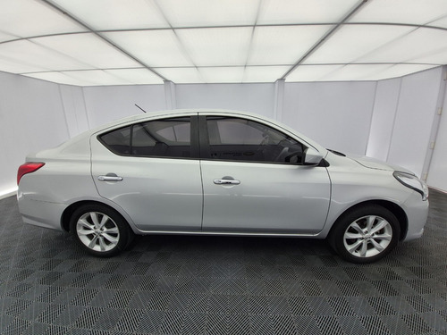 Nissan Versa 1.6 Advance