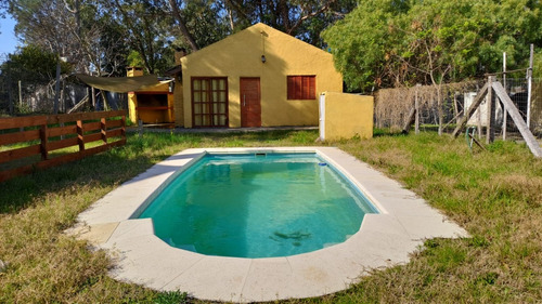 Casa, Con Piscina A 4 Cuadras De Playa