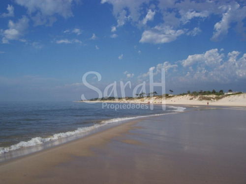 Venta De Terreno, Parque Del Plata Sur A 3 De La Playa, Calle Asfaltada, Nivelado Y Cercado