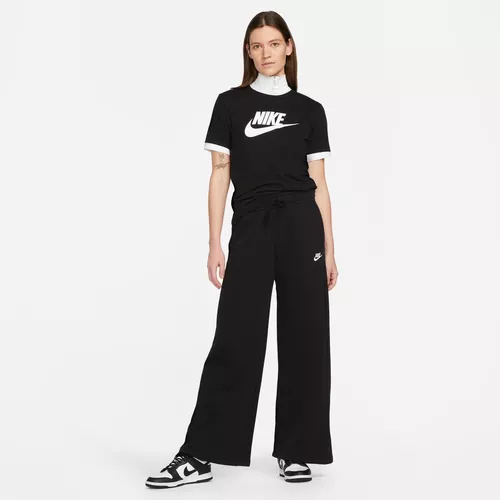 Camiseta Nike Sportswear Essentials Preta - Feminina
