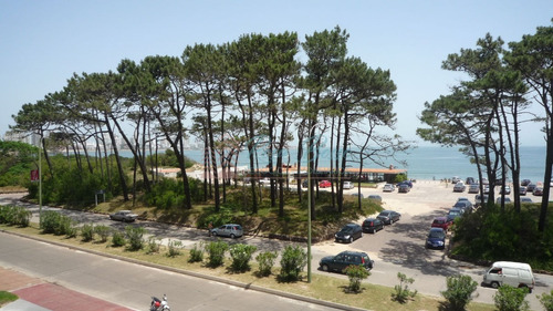 Apartamento En Mansa, 2 Dormitorios *- Ref: 859