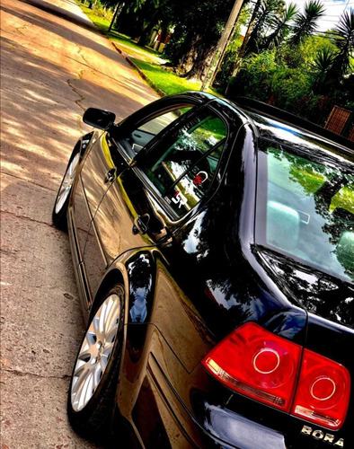 Volkswagen Bora 1.8 Highline T 180cv Cuero 2011