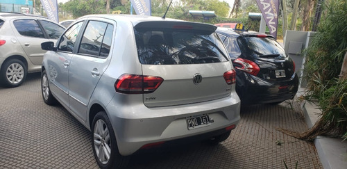 Robayna Volkswagen Fox 1.6 Highline Año 2016 Gris