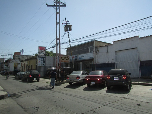 Imagen 4 de 12 de Galpon Zona De Repuestos Av Michelena..0424.496.01.02 Sn.lp