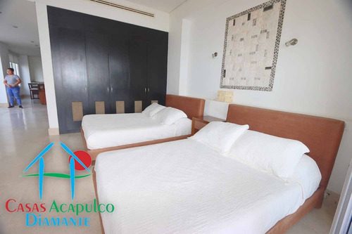 Imagen 12 de 30 de Cad Vista Real Portonovo Suite N7. Terraza Con Vista A La Bahía De Puerto Marqués