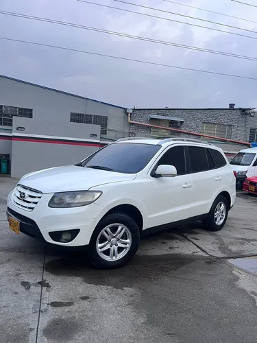 Diésel, Cilindraje 2.2, Con Turbo, 7 Pasajeros, Llantas Nuev