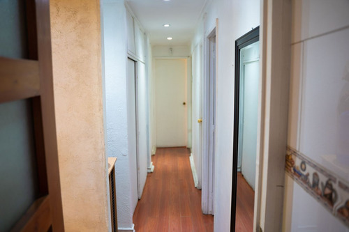 Se Vende Casa A Pasos De Vicuña Mackenna Con Santa...
