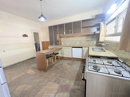Venta Hermosa Casa De Altos, La Blanqueada, 2 O 3 Dormitorios, Al Frente, Balcón, Terraza, Sin Gastos Comunes, Independiente, Divina