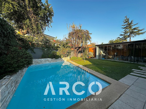 En Venta Casa Completamente Remodelada. Ñuñoa
