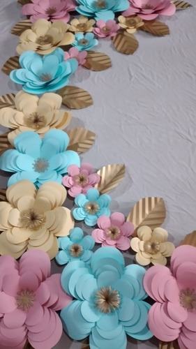 Flores Gigantes De Papel Muro + Hojas Doradas | Cuotas sin interés Flores Gigantes De Papel Muro + Hojas Doradas | Cuotas sin interés