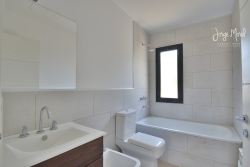 Casa Interno #0-100 - Pilar Del Este - San Ramiro - 528m2 #id 14128