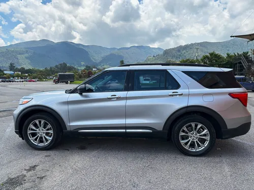 Ford Explorer 2.3 XLT 4X4