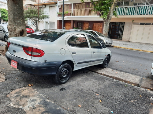 Imagen 4 de 10 de Renault Megane 2008 1.6 Tric Pack Gnc