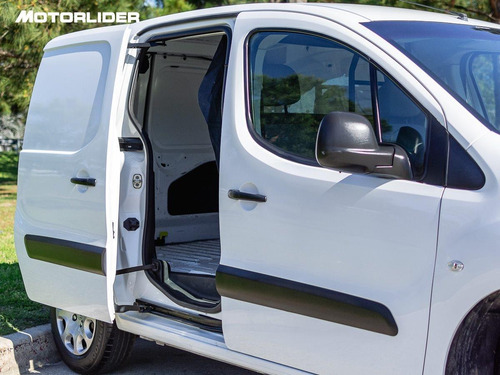 Imagen 10 de 15 de Peugeot Partner 1.6 B9 Extra Full | Permuta / Financia