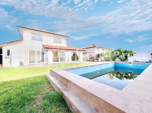 Amplia Y Moderna Casa En Condominio Altos Del Rosario