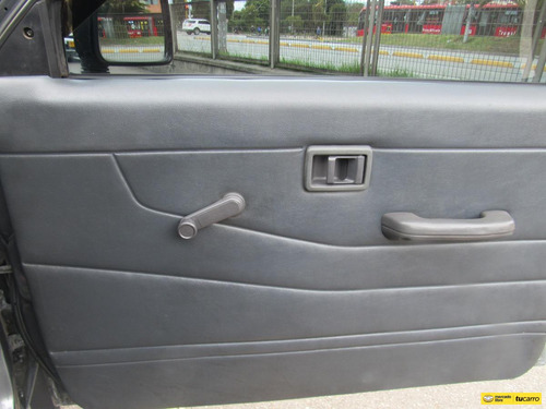 Imagen 20 de 25 de Nissan D21 2.4l