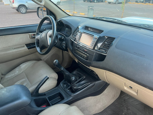 Imagen 12 de 16 de Toyota Hilux Sw4 Tdi Srv 4x4 ¡oportunidad!