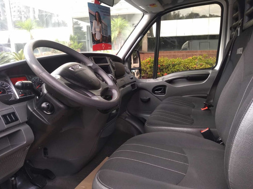 Imagem 17 de 20 de Iveco Daily 35s14