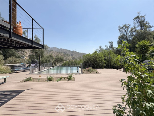 Casa En Venta De 3 Dorm. En Lo Barnechea