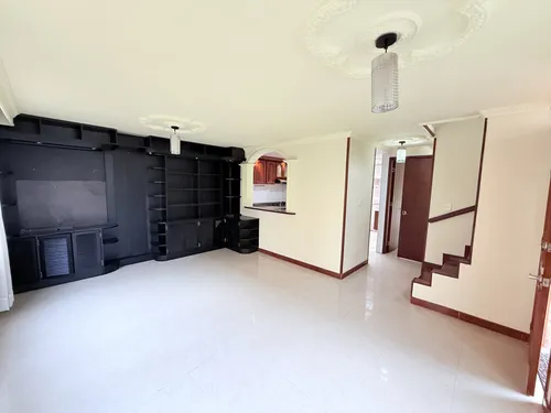Casa En Venta En Cortijo De Serrzuela. Cod V1967