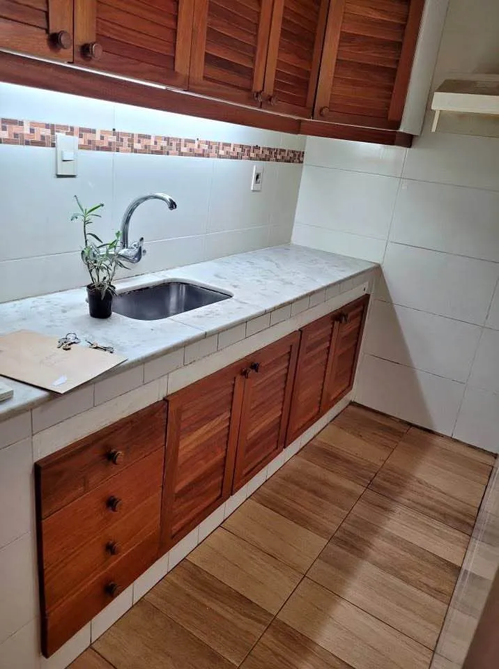 Alquiler Apartamento 2 Dormitorios Con Balcón Al Frente Y Terraza, Punta Carretas, Bajos Gastos · Foto 2