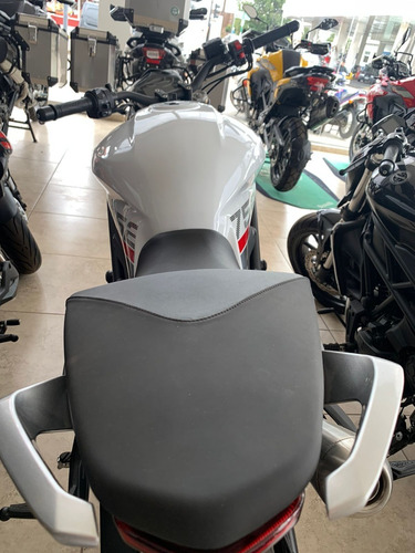 Imagen 14 de 15 de Benelli 752 S