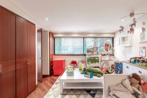 Casa En Venta En Los Rosales. Cod V8293