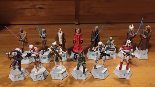 Ajedrez Star Wars Figuras (Usado)
