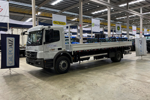 Caminhão Mb Atego 1719 4x2 Carroceria De Metal Aizi