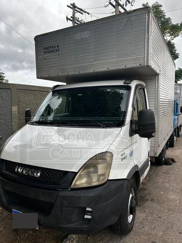 Iveco Daily 35s14 4x2 Ano 2013 Com Baú