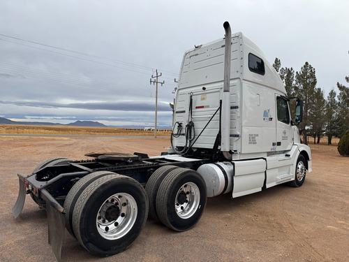 Tractocamión 2015 Volvo Vnl670 - D13 - Automático
