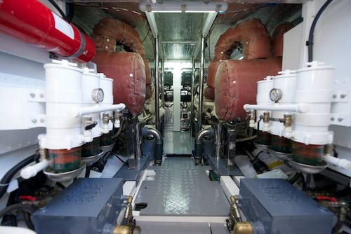 Crucero Astillero Si 66 Man 2 X 700 Hp Restaurado A Nuevo !!