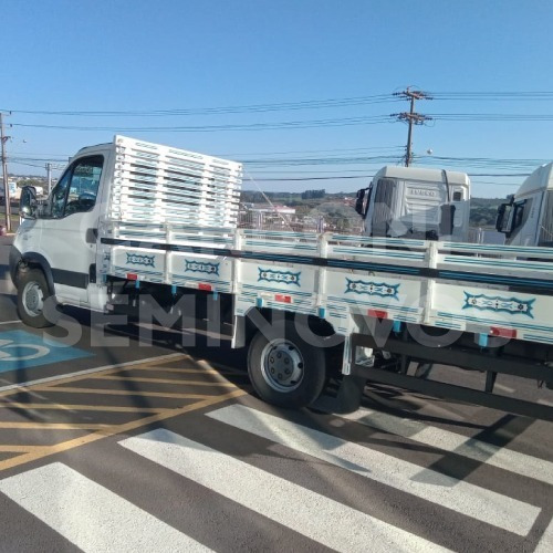 Imagem 9 de 9 de Iveco Daily 35s14hdcs 4x2, Ano 2017/2018