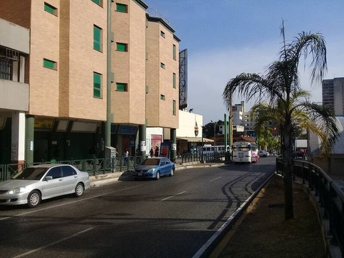 Imagen 2 de 17 de Katherine Castillo Ofrece En Alquiler Oficina Av. Cedeño Con Av. Bolivar (70 Mts2)