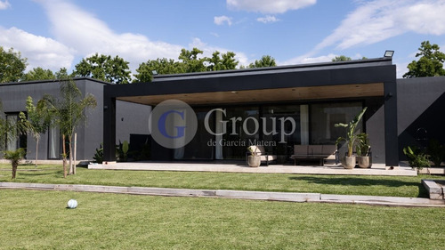 Casa En Venta En Altos De Pilar, Pilar, G.b.a. Zona Norte