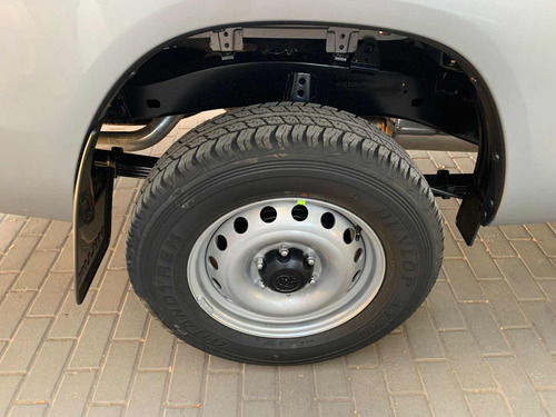 Imagen 13 de 13 de Toyota Hilux 2023 2.4 Cd Dx 150cv 4x2