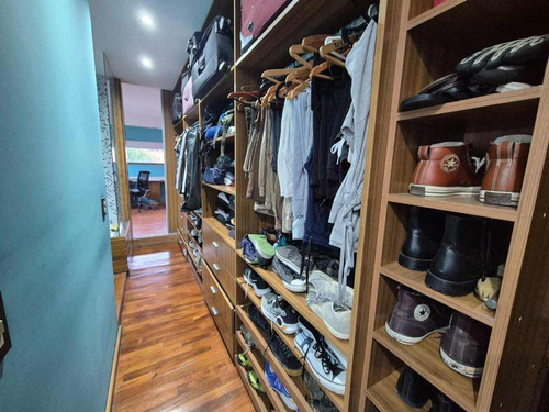 Casa En Venta - 7 Dormitorios 5 Baños - Berazategui