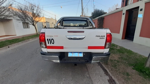 Imagen 2 de 8 de Toyota Hilux Srv 2016 4x2 D/c 2.8 6 M/t