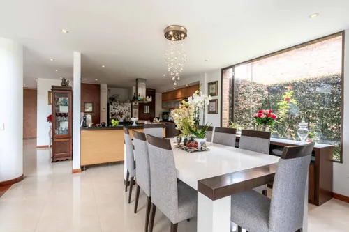 Casa En Venta En El Tejar. Cod V8390