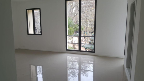 Imagen 6 de 14 de Oficina A La Venta Con Renta En Peatonal Sarandí Y Juan Carlos Gómez!!