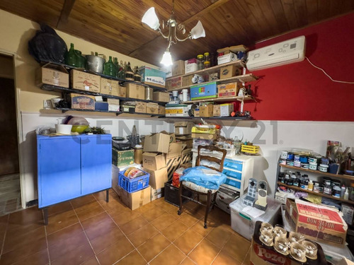 Casa En Venta De 3 Dormitorios Y Cochera. Calle 39 E/ 132 Y 133 - La Plata Vivienda Ubicada A ...