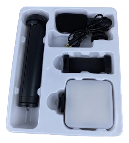 Kit Todo En Uno Para Videos Microfono + Luz + Tripode Ay-49t Color Negro
