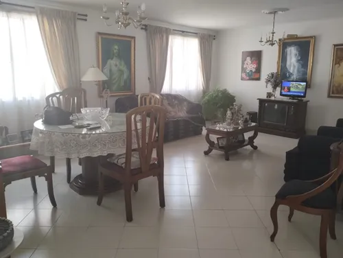 Apartamento En Venta En Conquistadores. Cod V12304
