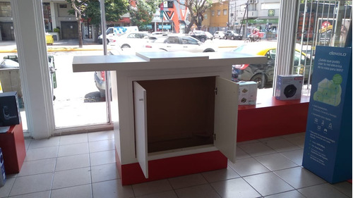 Mesa Para Exhibición De Productos Melamina Blanco Y Rojo