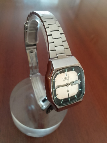 Reloj Para Mujer Citizen Clásico Plateado Plateado Negro Y Plateado (Usado)