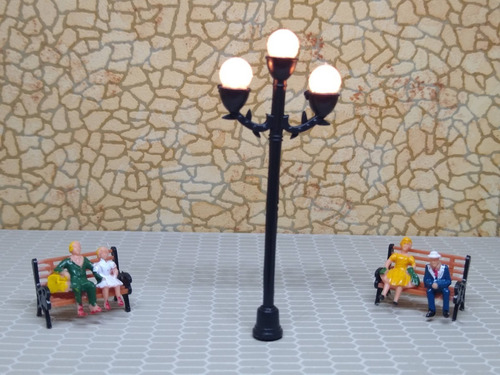 Imagen 4 de 7 de Nico 2 Farolas D Estilo 75 Mm C/lampara Plastico H0 (eih 17)